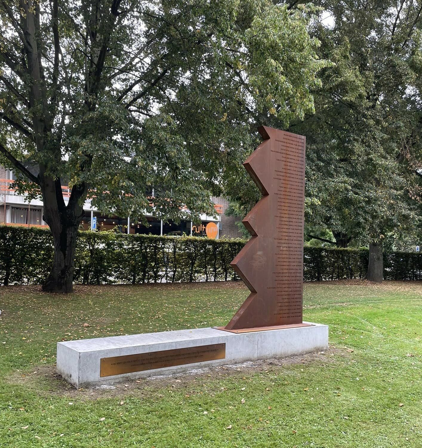 CELINE DELBECQ – STELEs en hommage aux victimes de feminicide (Modélisation 3d/Plans éxecutions/Design structurel)